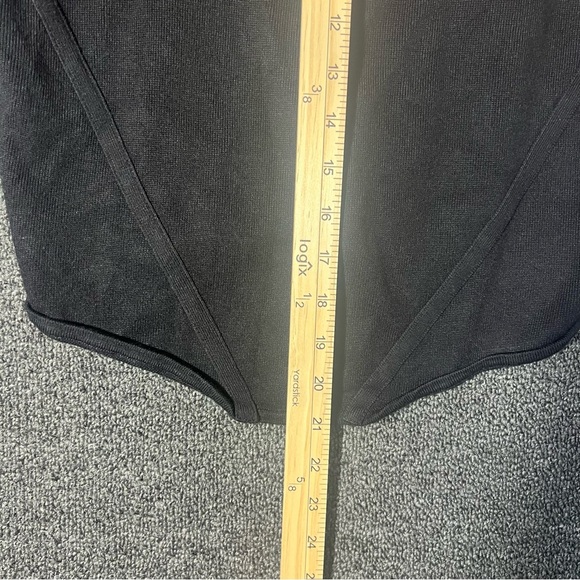 House of Harlow Black Knit Crop Tank, Large - Picture 2 of 9